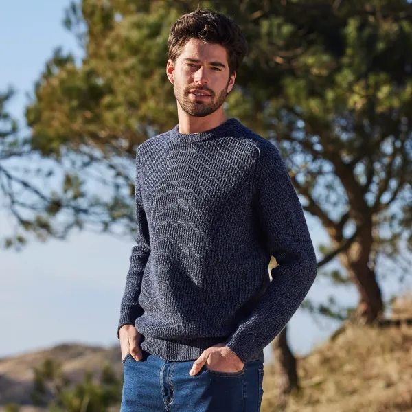 Pulóver s okrúhlym výstrihom z hladkého úpletu s 30 % vlny