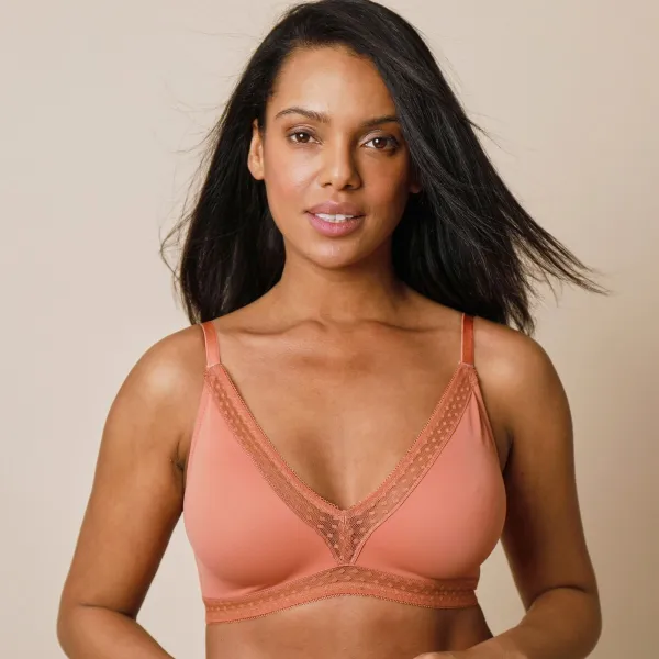 Trojuholníková podprsenka Paia zn. Confidence Lingerie® z mikrovlákna a vyšívaného tylu, s tvarovanými košíkmi, bez kostíc
