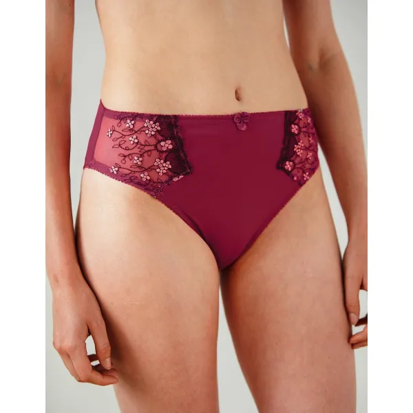 Klasické nohavičky Caminata zn. Confidence Lingerie® z mikrovlákna s výšivkou