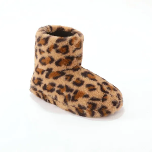 Hrejivé papuče s leopardím vzorom