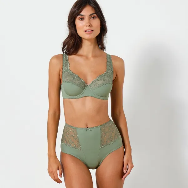 Zmenšujúca podprsenka Batlow zn. Confidence Lingerie, s kosticami