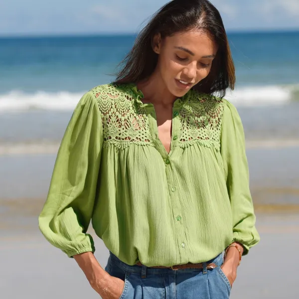Krepónová blúzka s macramé a 7/8 rukávmi