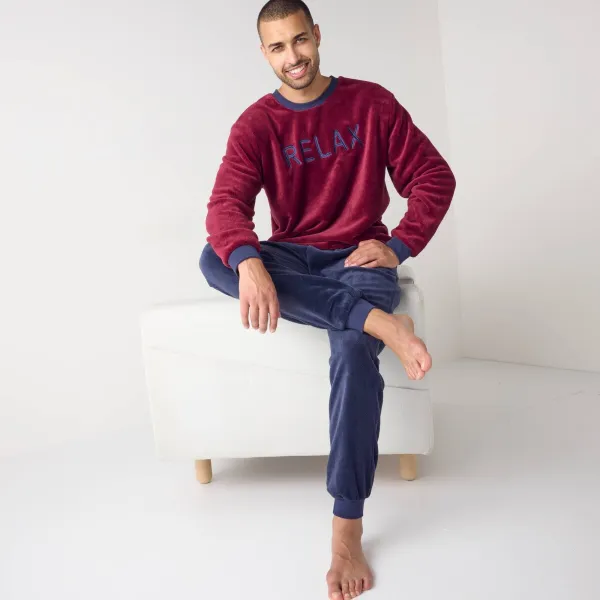 Fleecové pyžamo s výšivkou Relax