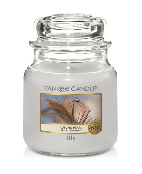 Vonná sviečka Yankee Candle stredná Autumn pearl