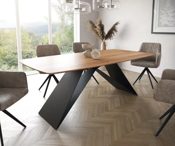 DELIFE Jedálenský stôl Edge zaoblený 200x100 akácia prírodná podstava v tvare V plochá oceľ čierna švajčiarska hrana