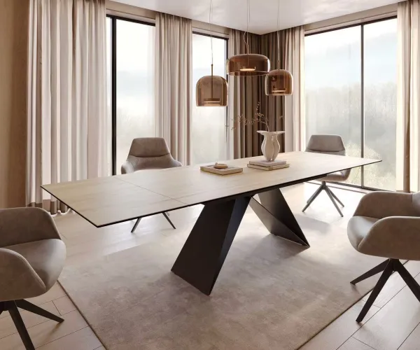 DELIFE Jedálenský stôl Edge 200-300x100 keramika Laminam® sabbia v dubovej farbe podstava v tvare V plochá oceľ čierna rozkladací