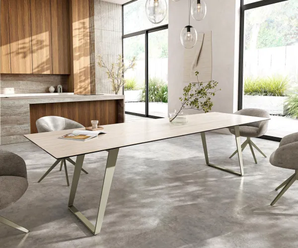 DELIFE Jedálenský stôl Edge 300x100 cm keramika Laminam® Travertino Bianco bielo-krémová kovová skosená Titánová farba