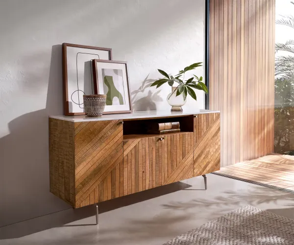 DELIFE Komoda Bahan 145 cm mango teak 4 dvierka 1 priehradka mramorová doska biela podstava v tvare L nerezová oceľ