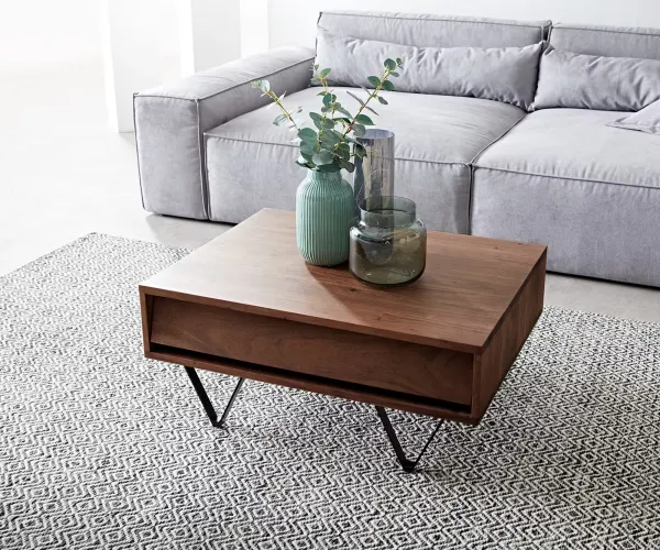 DELIFE Konferenčný stolík Eloi 80x60 cm akácia hnedá 2 zásuvky podstava v tvare V čierna
