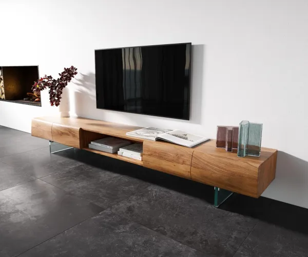 DELIFE TV stolík New Live-Edge 240 cm akácia prírodná 4 dvierka 1 priehradka sklenená podstava