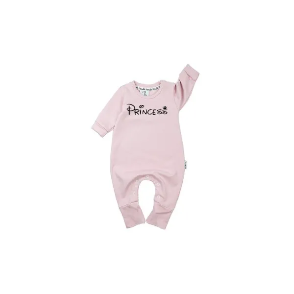 Ružový overal s nápisom princess I LOVE MILK v akcii