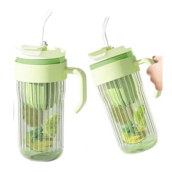 Vrúbkovaný sklenený zelený pohár so sitkom a slamkou - 550 ml v zľave
