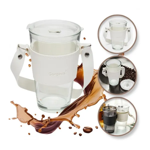Biely sklenený pohár so slamkou a uzáverom - 450 ml v akcii
