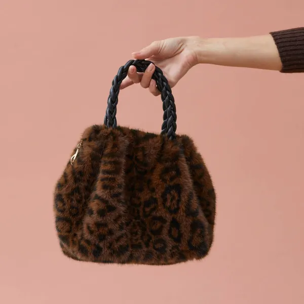 Kabelka z imitácie kožušiny s leopardím vzorom