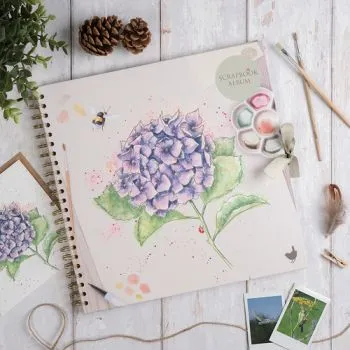 Scrapbook album s hrebeňovou väzbou "Hydrangea" Wrendale Designs – hortenzia